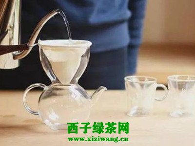 如何用玻璃杯泡绿茶 绿茶玻璃杯冲泡法