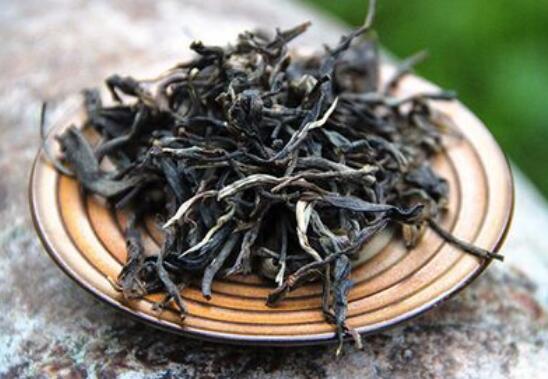 云南普洱茶台地茶与乔木老树茶的比较