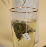 芍药花和绿茶一起泡水功效