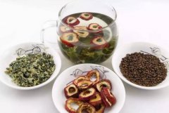 绿茶干荷叶干山楂煮水喝的功效